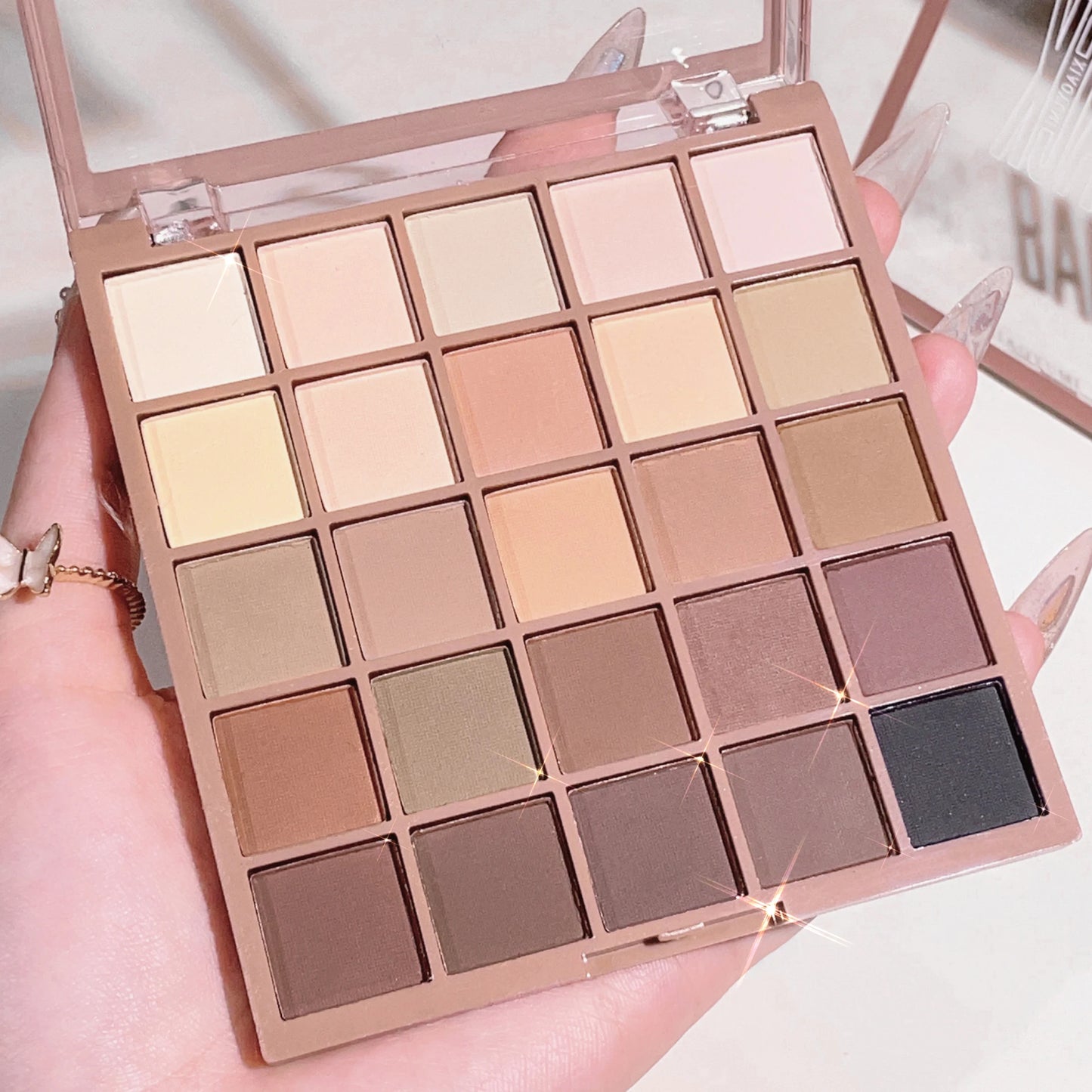 25-Color Eyeshadow Palette